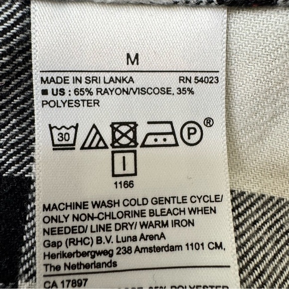 Banana Republic Boyfriend Fit Black & White Plaid Button Down Shirt Size Medium - Picture 8 of 9